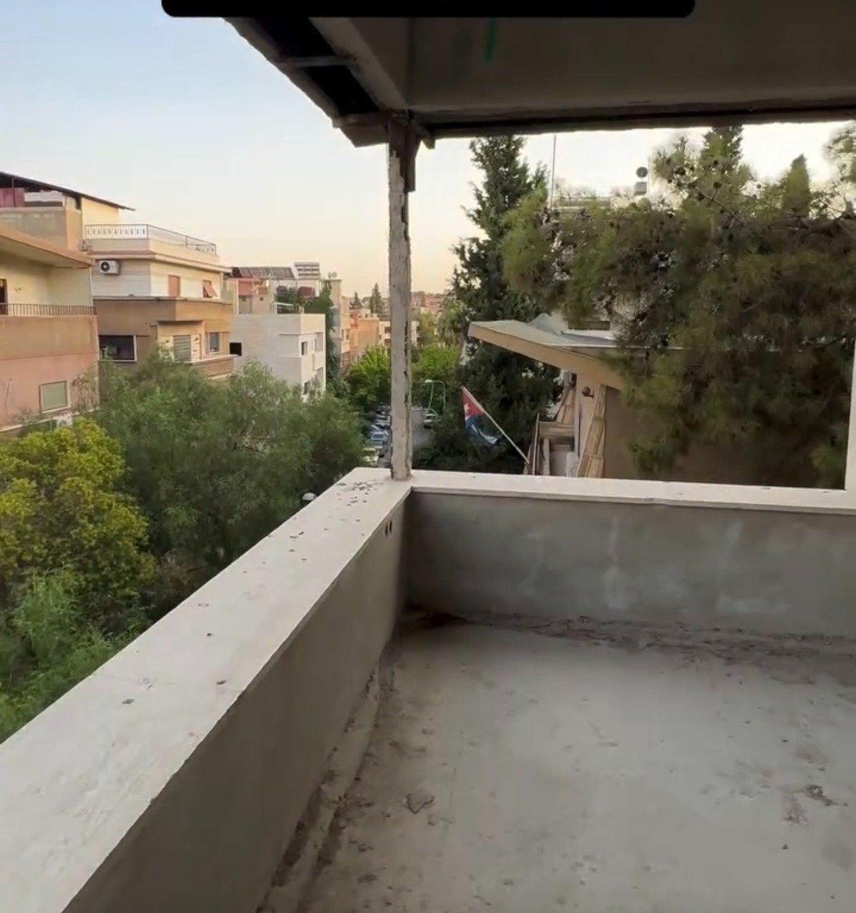 Villa Floor Apartment for Sale in Mezzeh Western Villas – 220 sqm – Open on 4 Sides