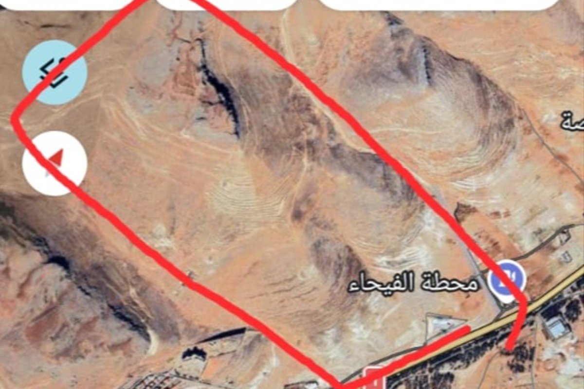 أرض للبيع في يعفور بجانب كازية الفيحاء، ٣ كم بعد البيت السويسري، واجھة ٤٢٥ متر على اوتستراد بيروت - ٨٠٠ دونم بسعر ١٦٥ ألف دولار للدونم